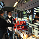 Azubi-Gewinnung mit einer Werkbank in einem Bus
